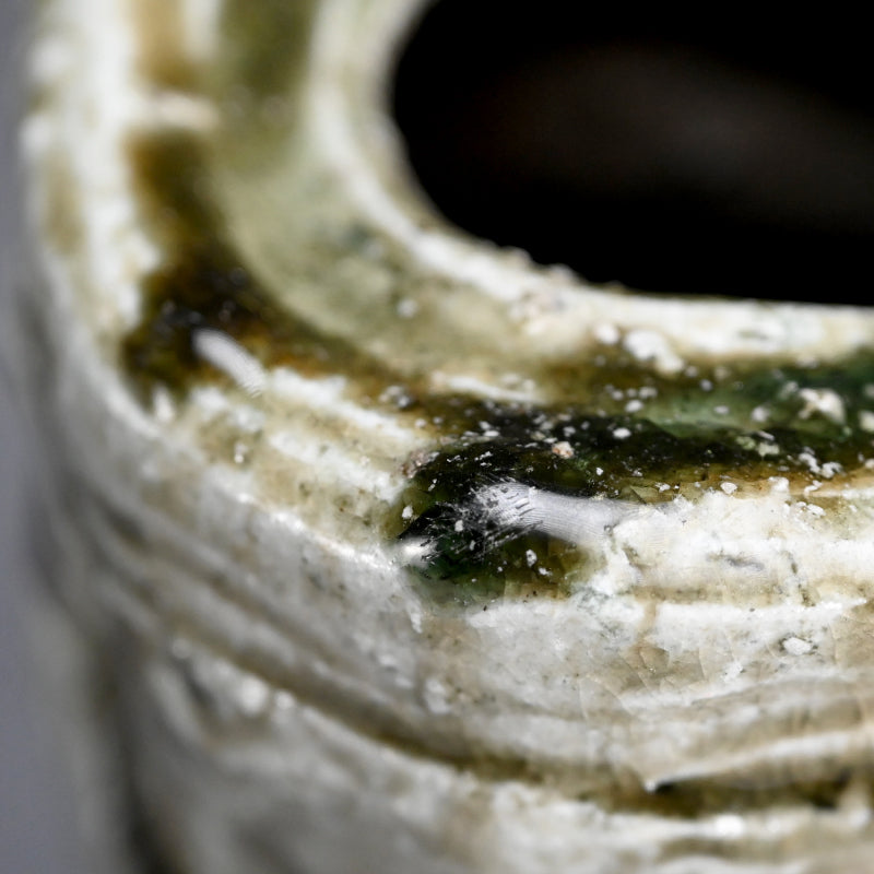 Iga Vase ー古谷 道生 “伊賀三角花入”