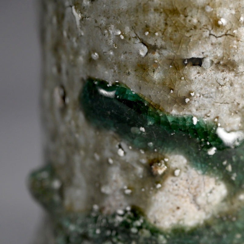 Iga Vase ー古谷 道生 “伊賀三角花入”