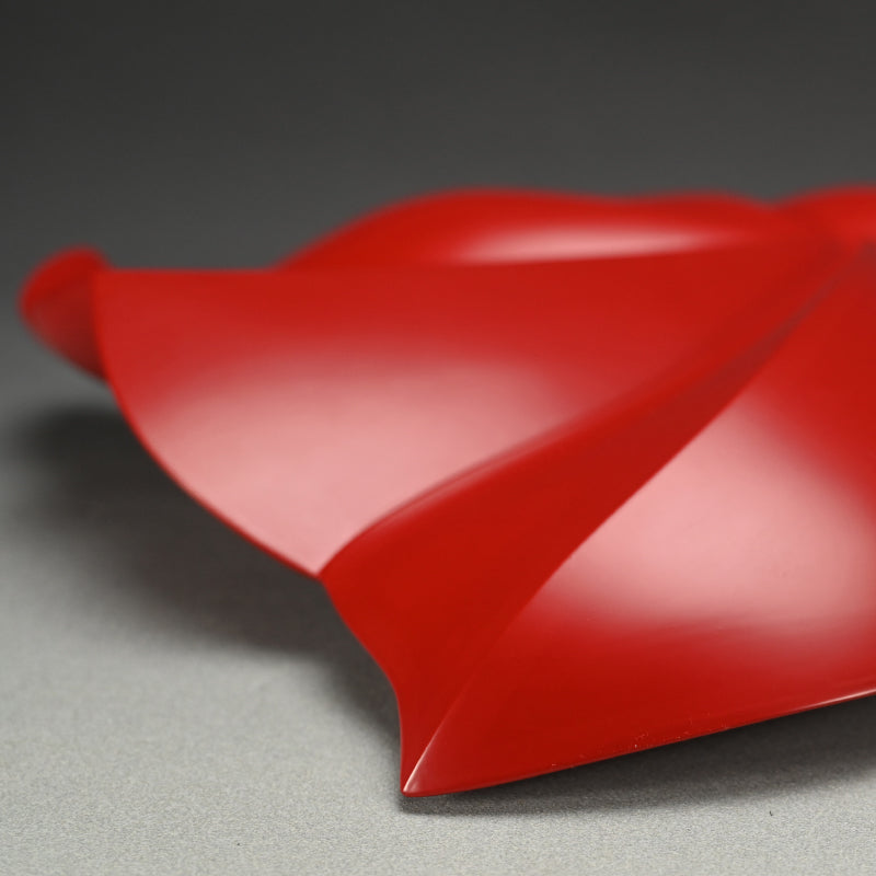 Contemporary Lacquer Object by Female Artist ー笹井 史恵 “舞”