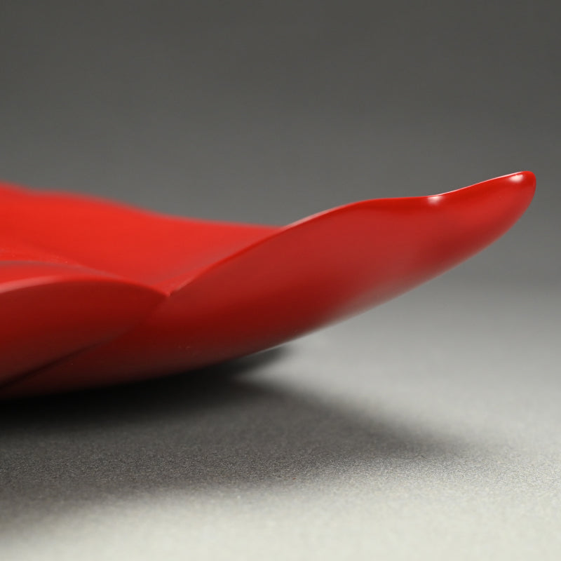 Contemporary Lacquer Object by Female Artist ー笹井 史恵 “舞”