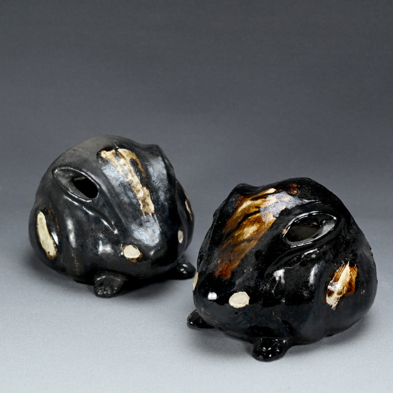 Pair Antique Japanese Black Raku Rabbits by Ennosai  ー黒楽兎手炉