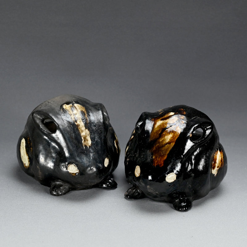 Pair Antique Japanese Black Raku Rabbits by Ennosai  ー黒楽兎手炉