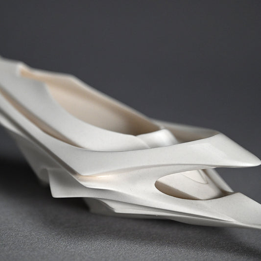 Porcelain Katakuchi Sake pouring Vessel ー松村 淳 “Divergence 6.01”