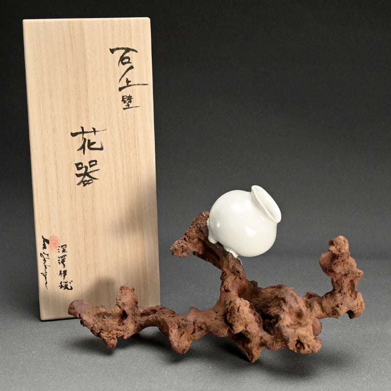 Contemporary Wall hanging Vase ー深澤 伊穏 “石ノ上壁 花器”