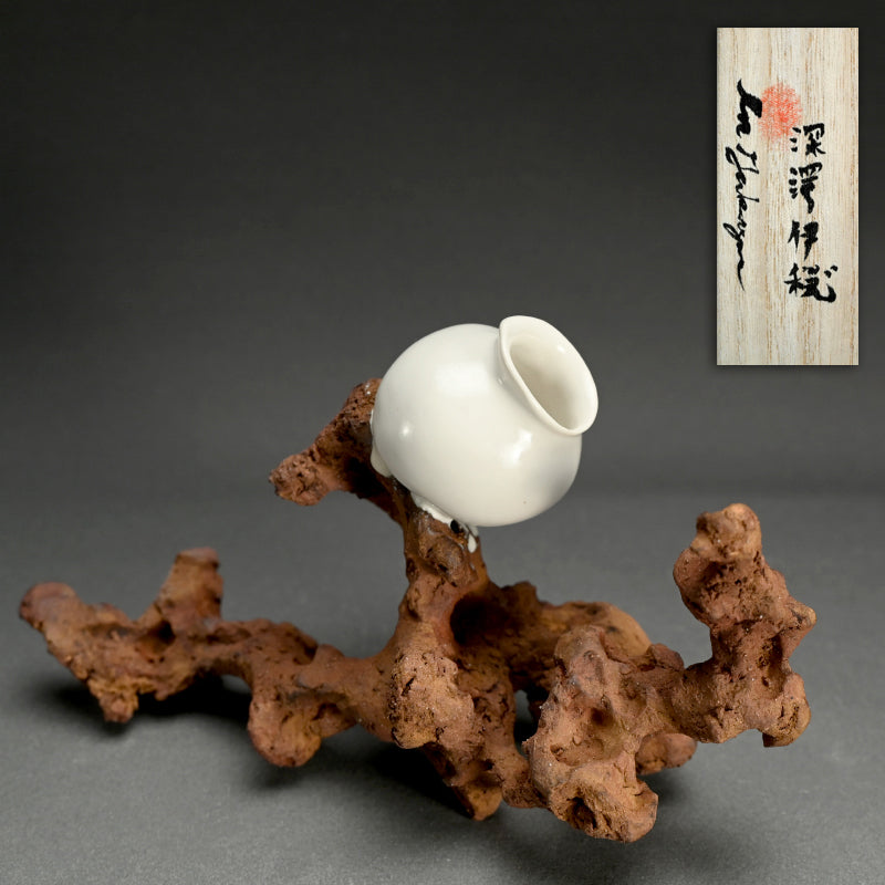 Contemporary Wall hanging Vase ー深澤 伊穏 “石ノ上壁 花器”
