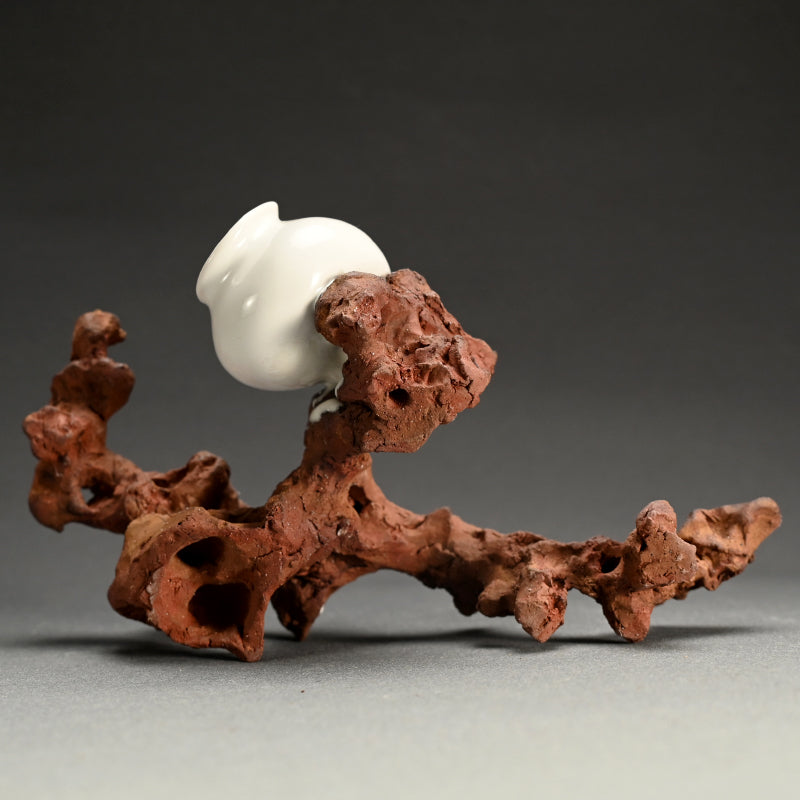 Contemporary Wall hanging Vase ー深澤 伊穏 “石ノ上壁 花器”