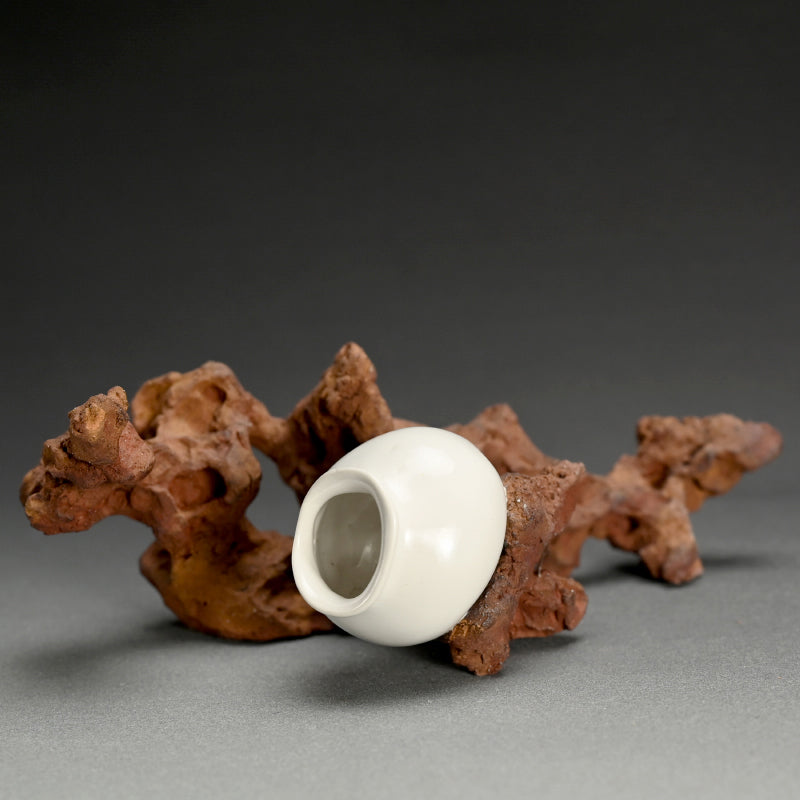 Contemporary Wall hanging Vase ー深澤 伊穏 “石ノ上壁 花器”