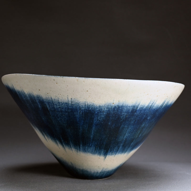 Important Porcelain Basin, Exhibited ー福島 寛子 “呉須絵青文大鉢”