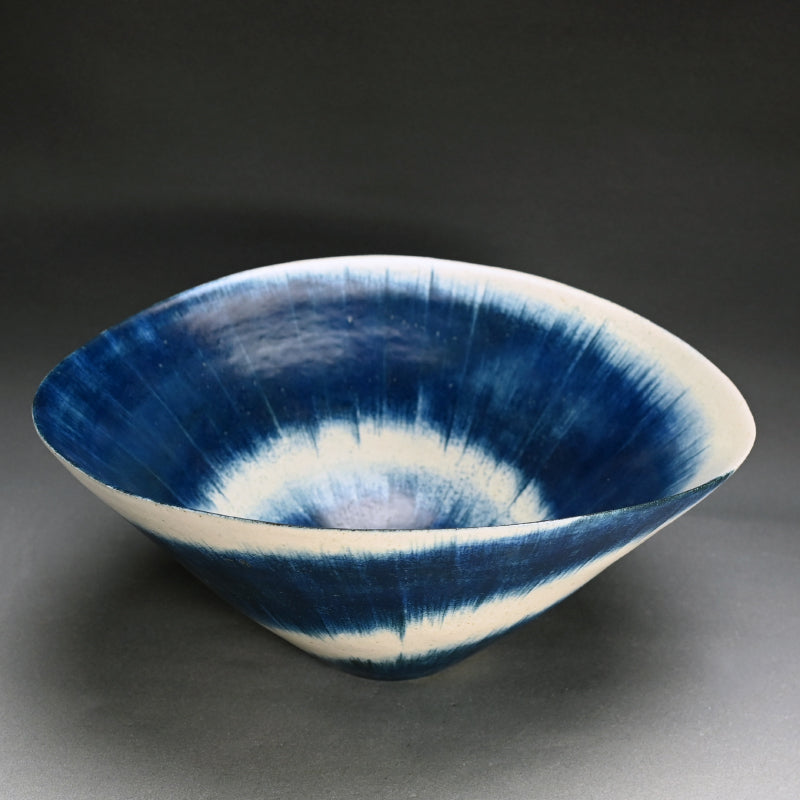 Important Porcelain Basin, Exhibited ー福島 寛子 “呉須絵青文大鉢”