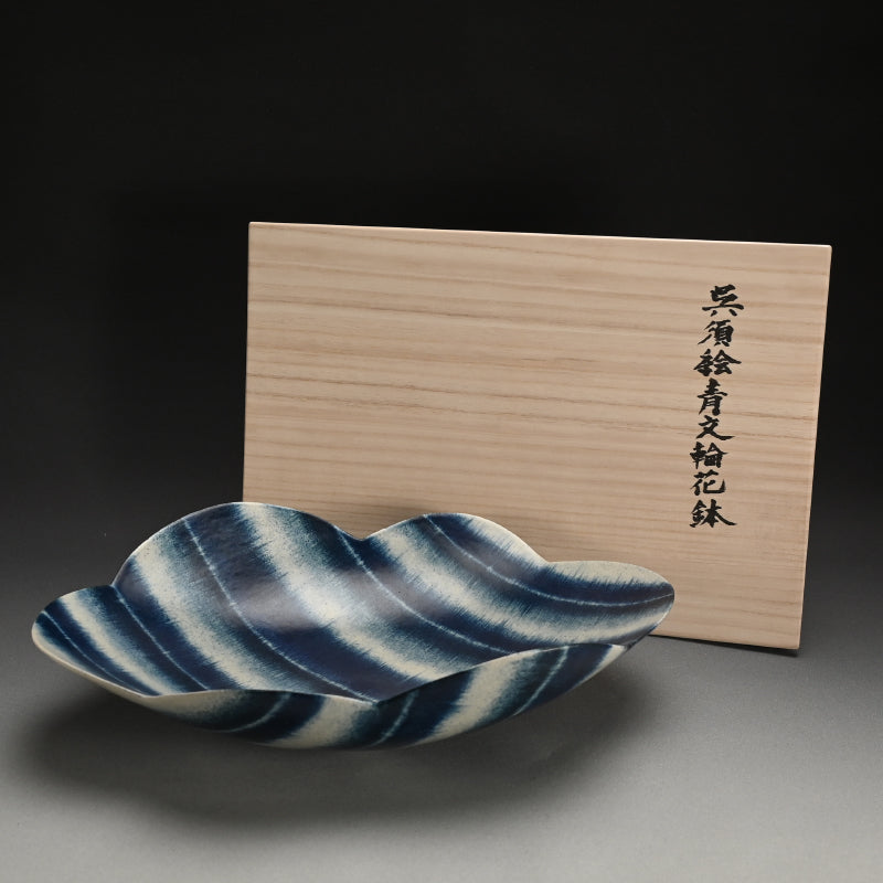 Large Exhibited Ceramic Bowl ー福島 寛子 "呉須絵青文輪花鉢”