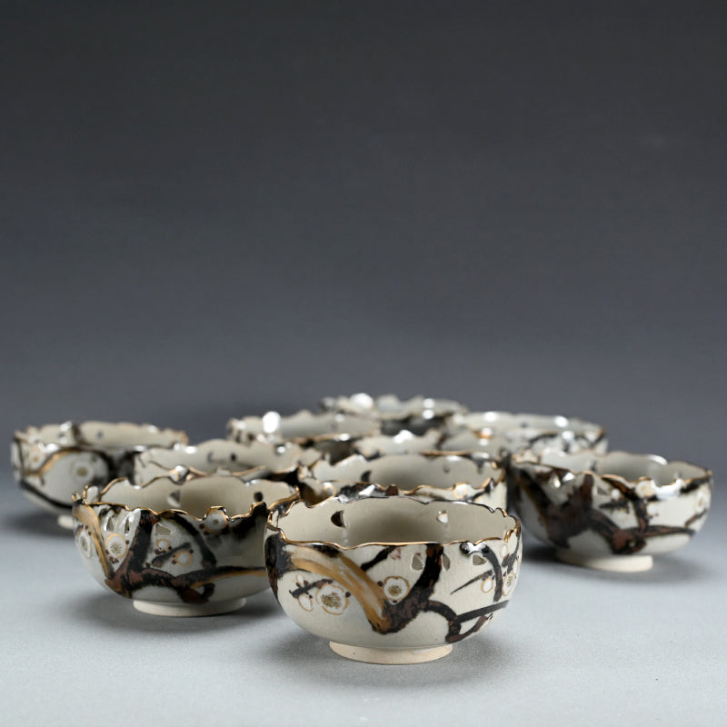 Set 10 Dishes, Plum Blossoms ー宮川 香山