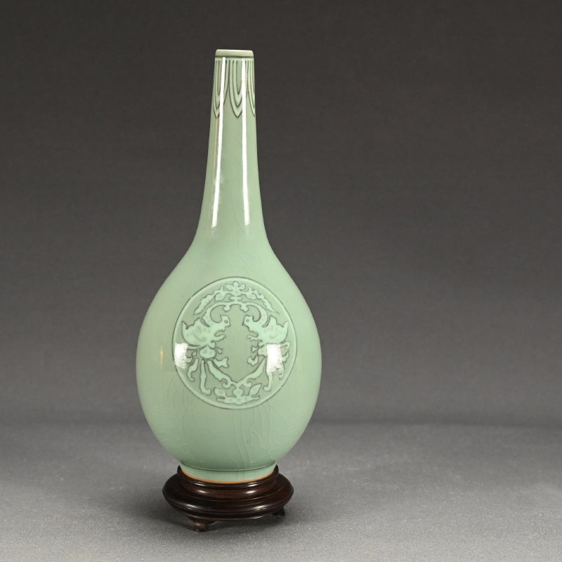 Korea Style Celadon Vase ー宮川 香山 "雲鶴青磁鳥文様 花瓶"