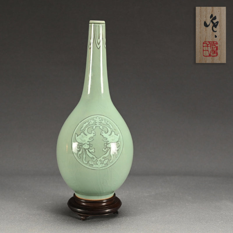 Korea Style Celadon Vase ー宮川 香山 "雲鶴青磁鳥文様 花瓶"