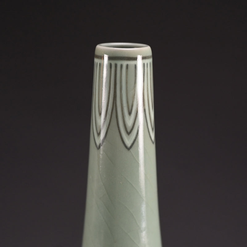 Korea Style Celadon Vase ー宮川 香山 "雲鶴青磁鳥文様 花瓶"
