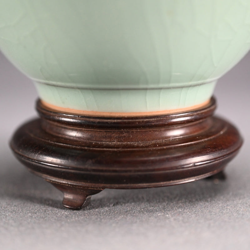 Korea Style Celadon Vase ー宮川 香山 "雲鶴青磁鳥文様 花瓶"