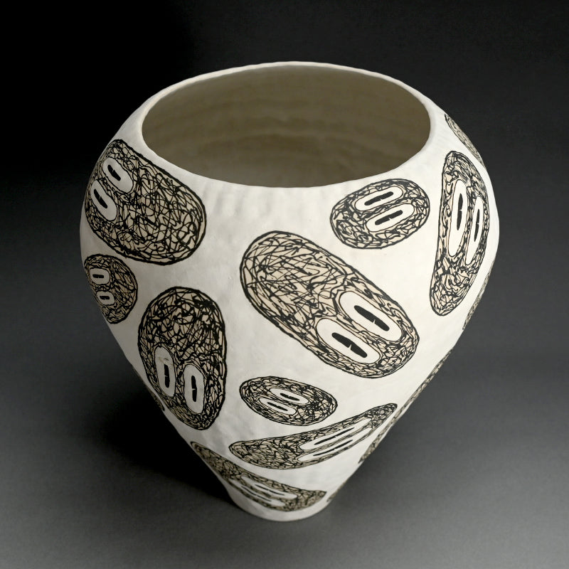 Rare Large Ceramic Vase ー鈴木 優作 “面長さん”