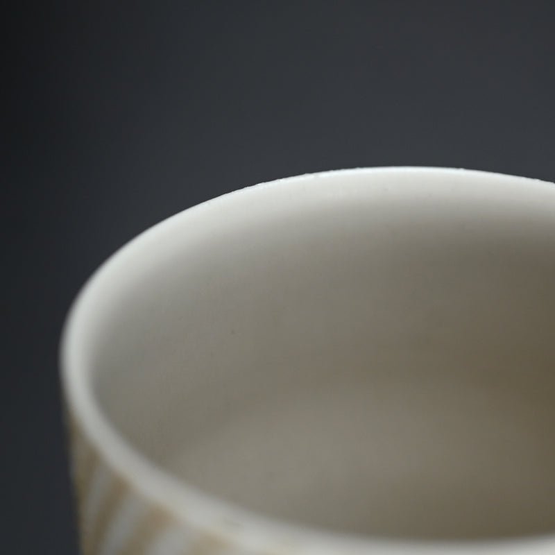 Ceramic Vase ー岡安 真美 “草木”