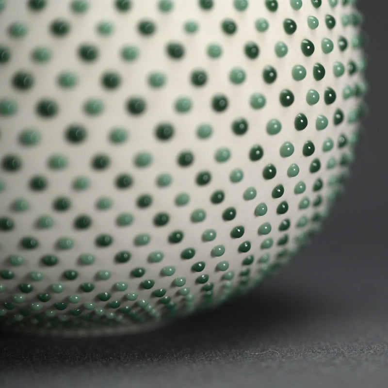 Hard to Find Contemporary Porcelain Vase ー岡安 真美 “一輪”