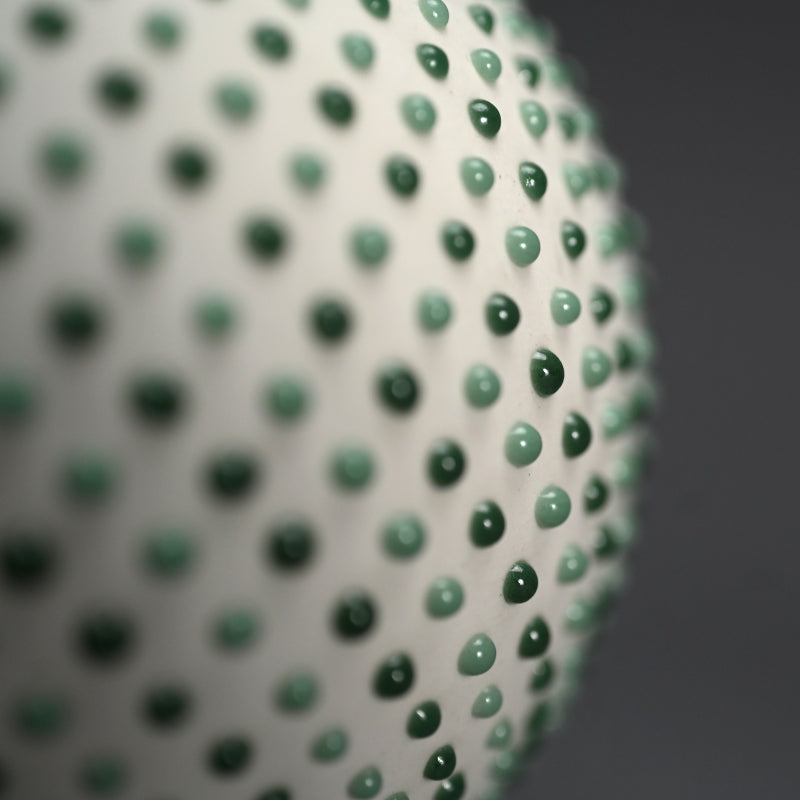 Hard to Find Contemporary Porcelain Vase ー岡安 真美 “一輪”