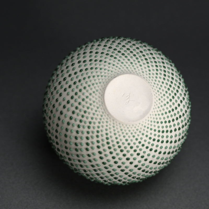 Hard to Find Contemporary Porcelain Vase ー岡安 真美 “一輪”