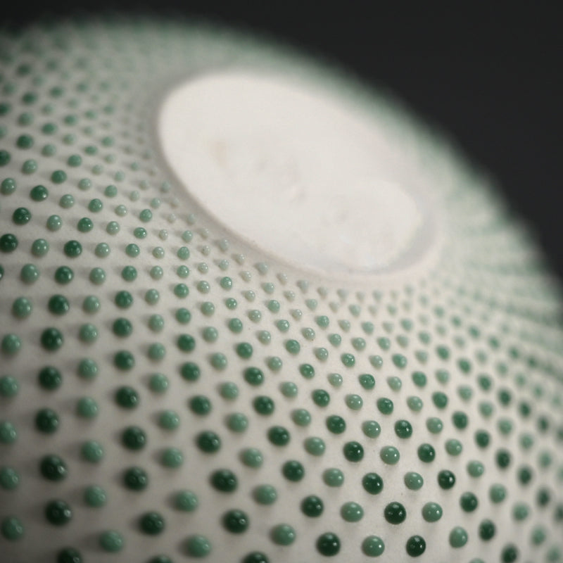 Hard to Find Contemporary Porcelain Vase ー岡安 真美 “一輪”
