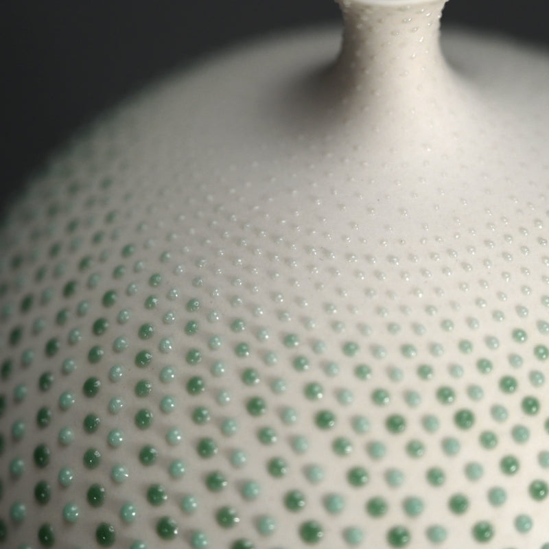 Contemporary Porcelain Vase ー岡安 真美 “一輪”