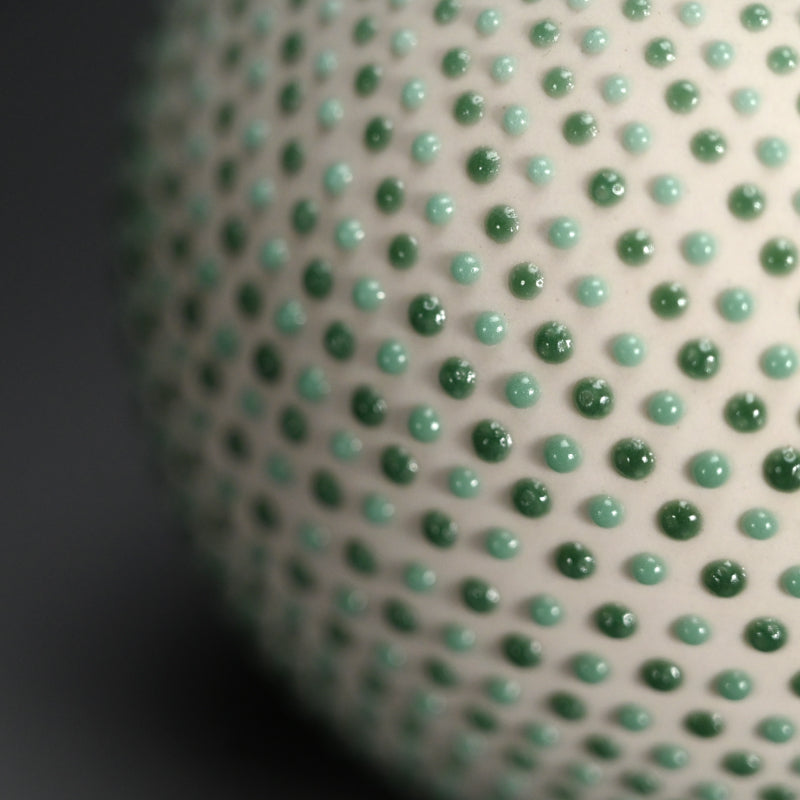 Contemporary Porcelain Vase ー岡安 真美 “一輪”