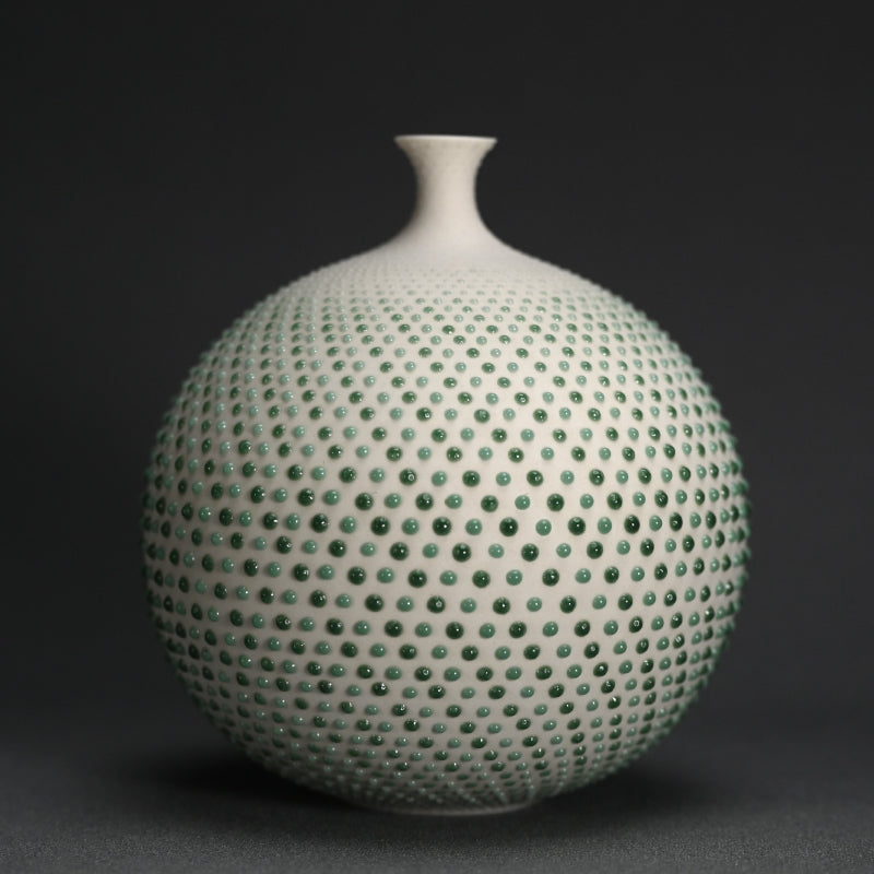 Contemporary Porcelain Vase ー岡安 真美 “一輪”
