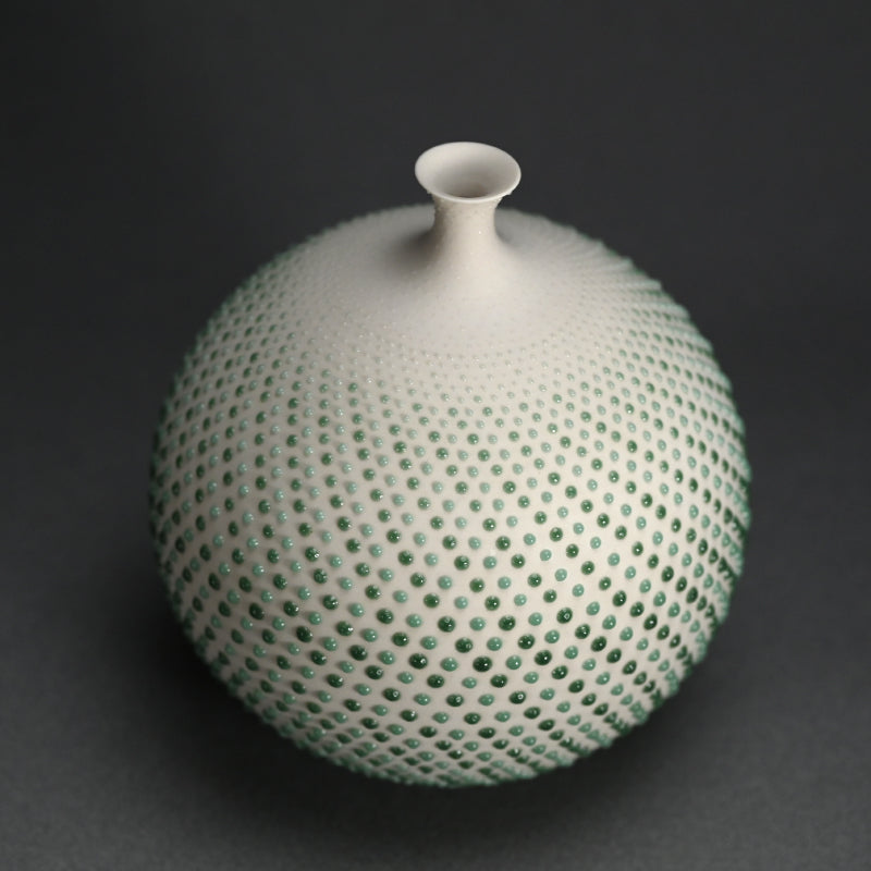 Contemporary Porcelain Vase ー岡安 真美 “一輪”