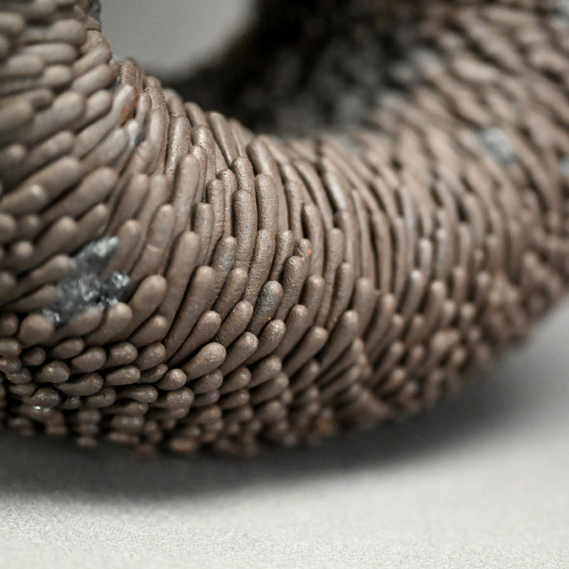 Enigmatic Ring Ceramic Sculpture ータカハシ アオイ “房房 -循環”
