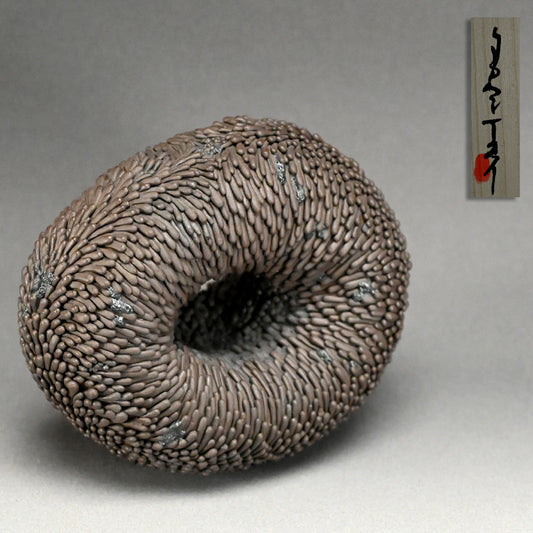 Enigmatic Ring Ceramic Sculpture ータカハシ アオイ “房房 -循環”