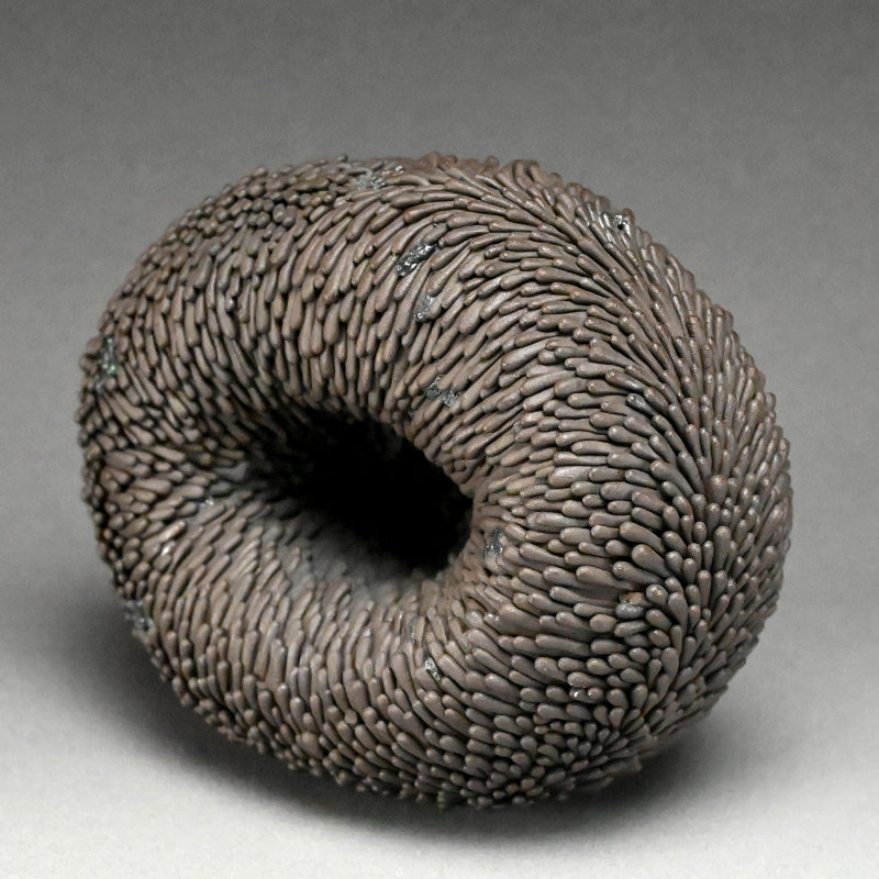 Enigmatic Ring Ceramic Sculpture ータカハシ アオイ “房房 -循環”