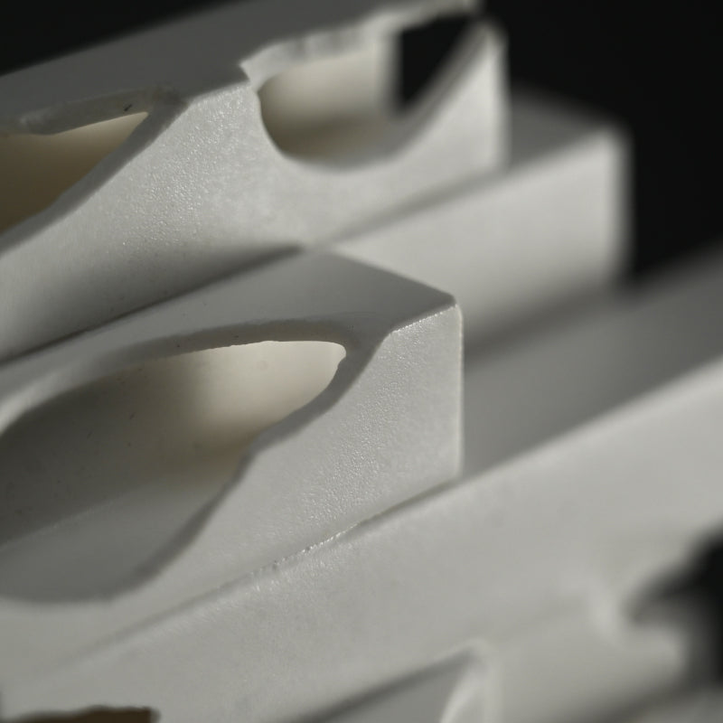 Porcelain Wall Sculpture ー竹内 紘三 “Modern Remains, Dyeing”