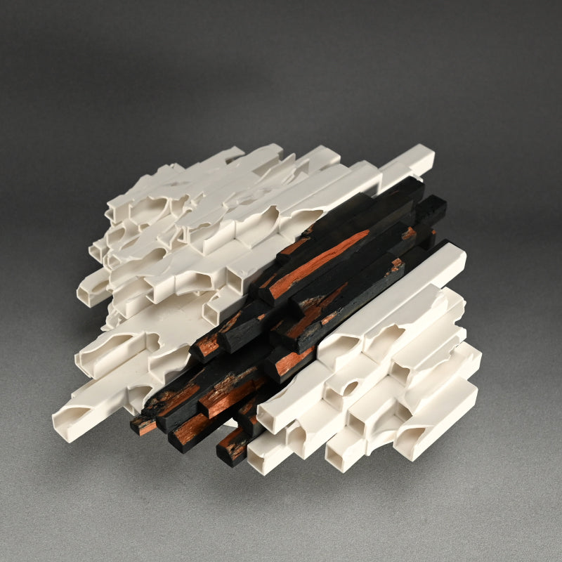 Porcelain Wall Sculpture ー竹内 紘三 “Modern Remains, Dyeing”
