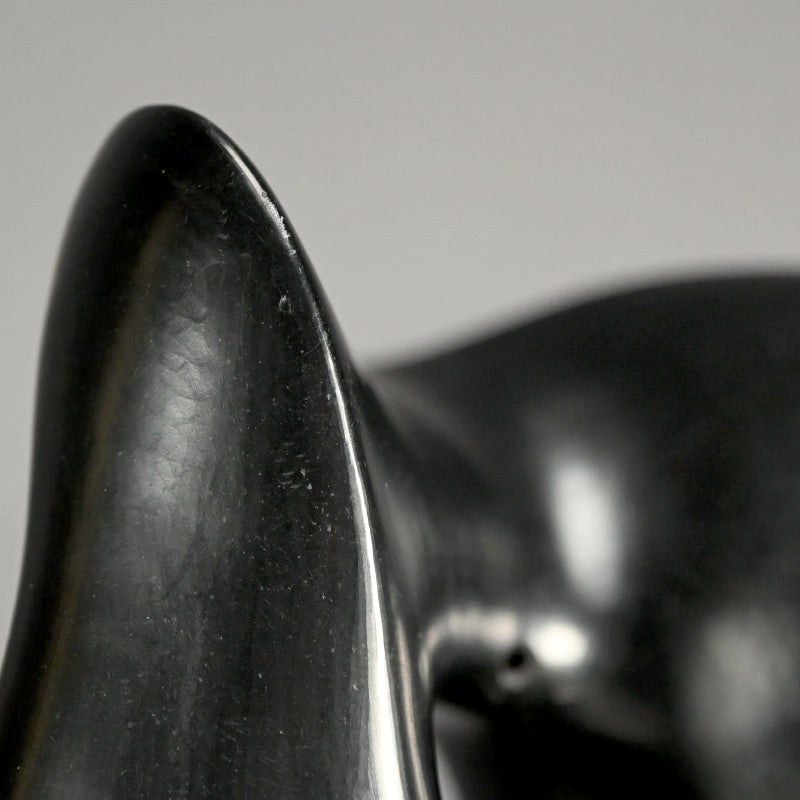 Contemporary Black Ceramic Sculpture, “Vibration” ー伊村 俊見 “揺 23-s6”