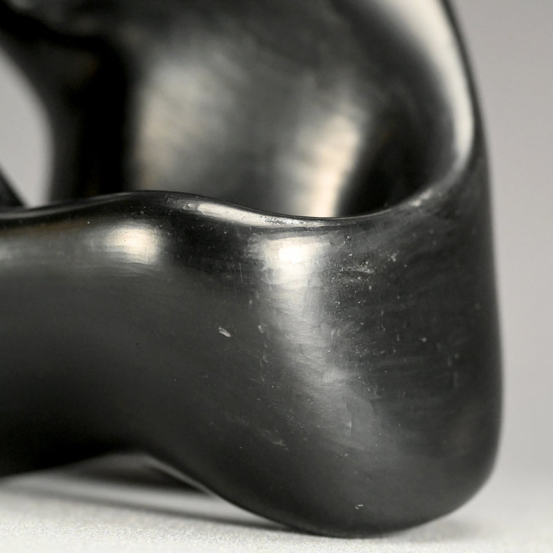 Contemporary Black Ceramic Sculpture, “Vibration” ー伊村 俊見 “揺 23-s6”