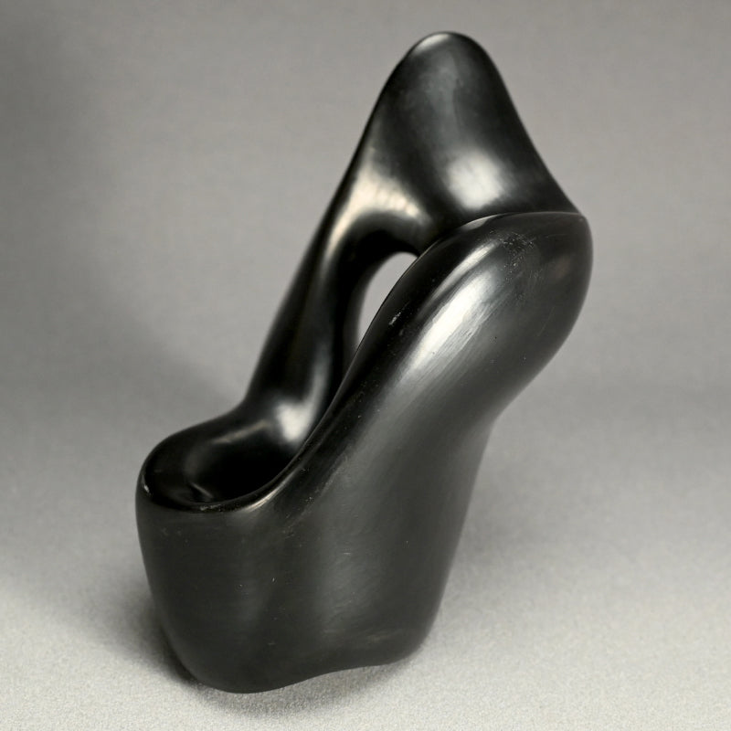Contemporary Black Ceramic Sculpture, “Vibration” ー伊村 俊見 “揺 23-s6”