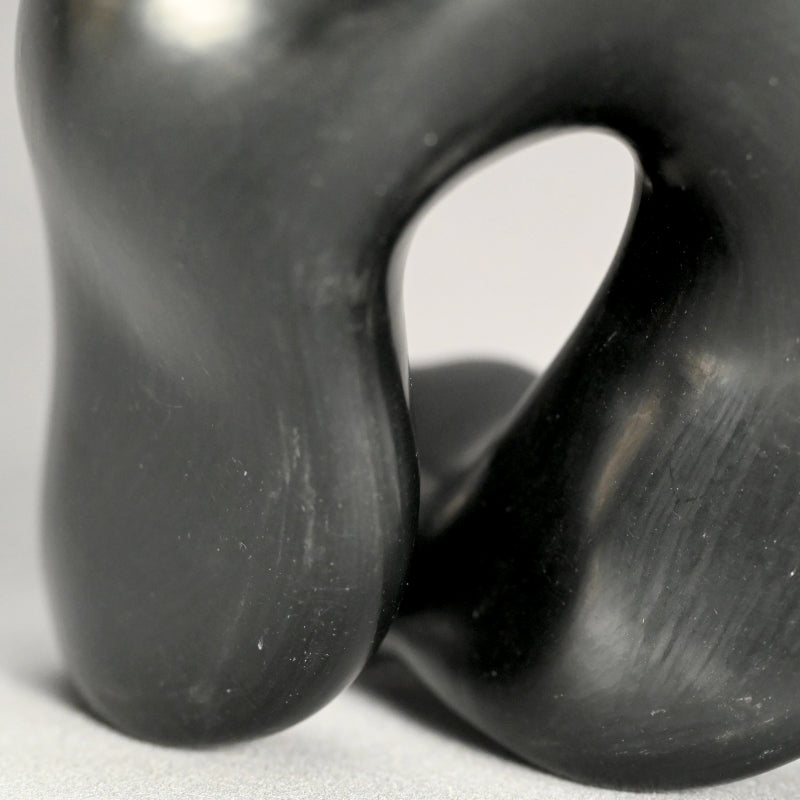 Contemporary Black Ceramic Sculpture, “Vibration” ー伊村 俊見 “揺 23-s6”