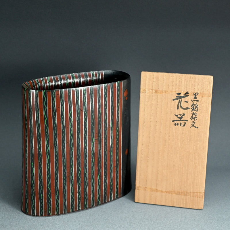 Fabulous Black & Red Vase ー 森野 泰明 "黒銹線文 花器"