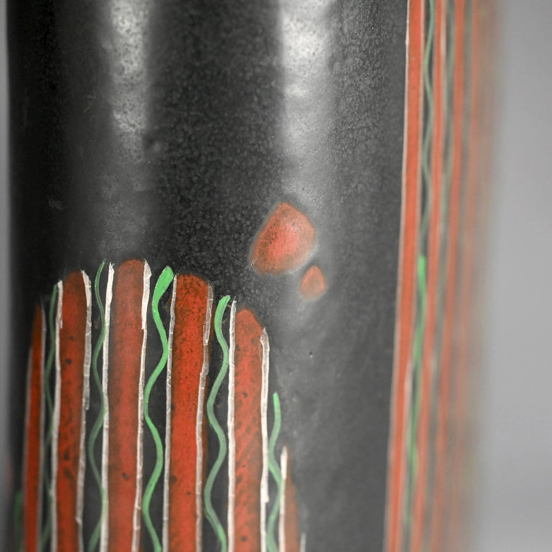 Fabulous Black & Red Vase ー 森野 泰明 "黒銹線文 花器"