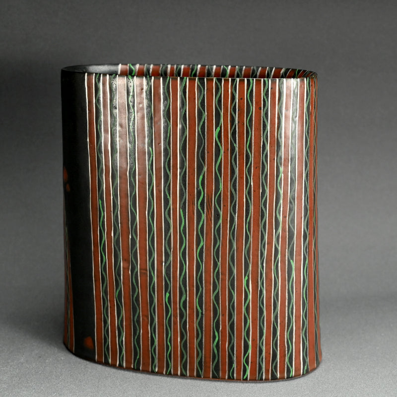 Fabulous Black & Red Vase ー 森野 泰明 "黒銹線文 花器"