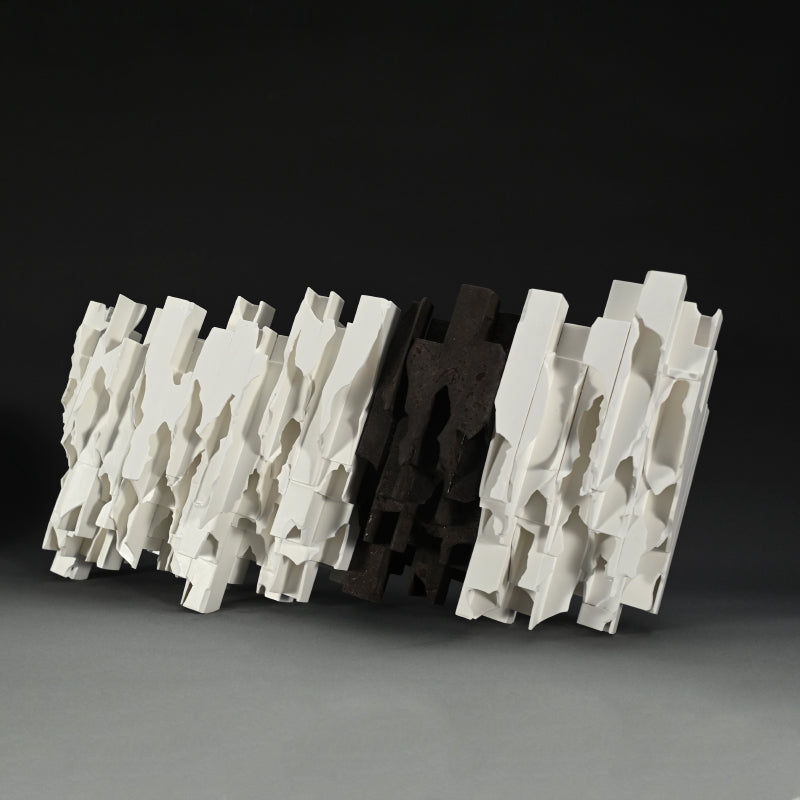 Porcelain Sculpture ー竹内 紘三 “Modern Remains, Ground”