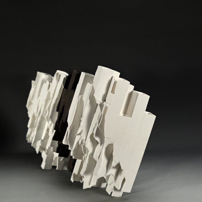 Porcelain Sculpture ー竹内 紘三 “Modern Remains, Ground”