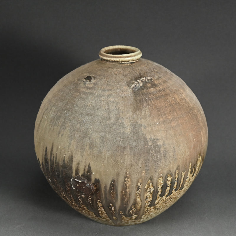 Ujoyaki Natural Ash Glaze Vase ー今井 理佳 "自然釉 壺" 銘 老瀑