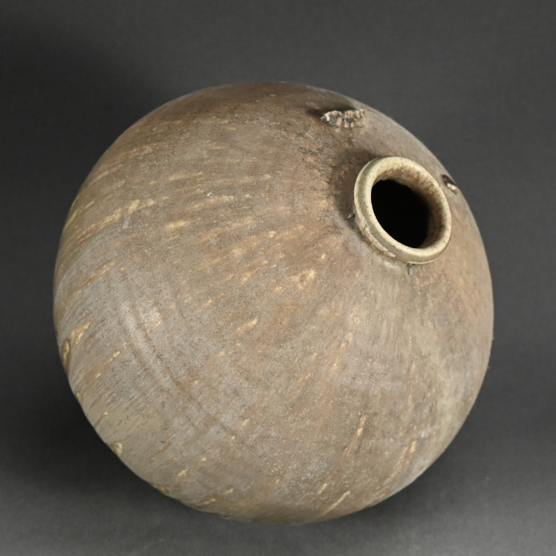 Ujoyaki Natural Ash Glaze Vase ー今井 理佳 "自然釉 壺" 銘 老瀑