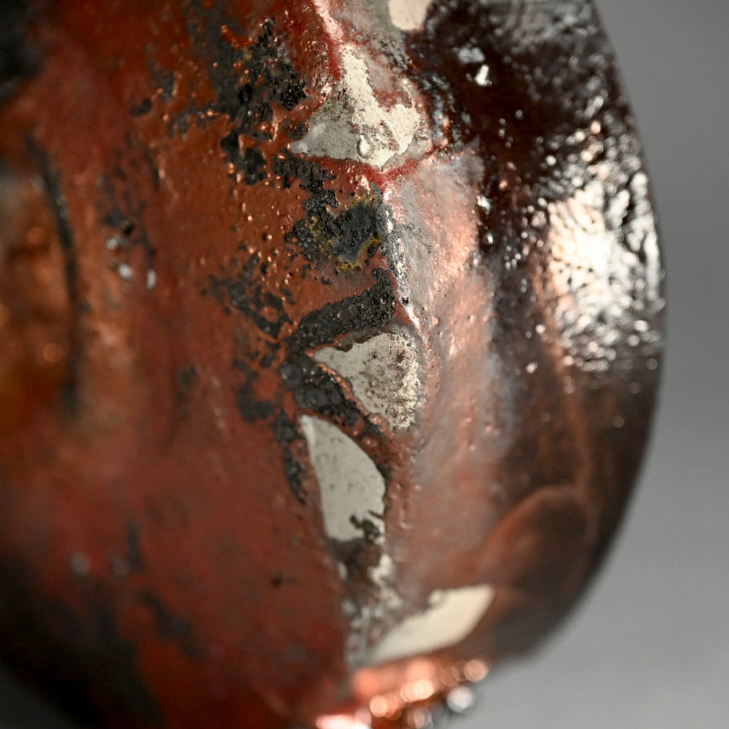 Singular Black Raku Hira-Chawan Tea Bowl ー橋本 知成 “楽焼窯変平茶碗”