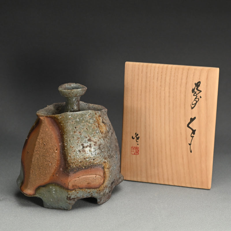 Classic Bizen Ceramic Vase ー隠崎 隆一