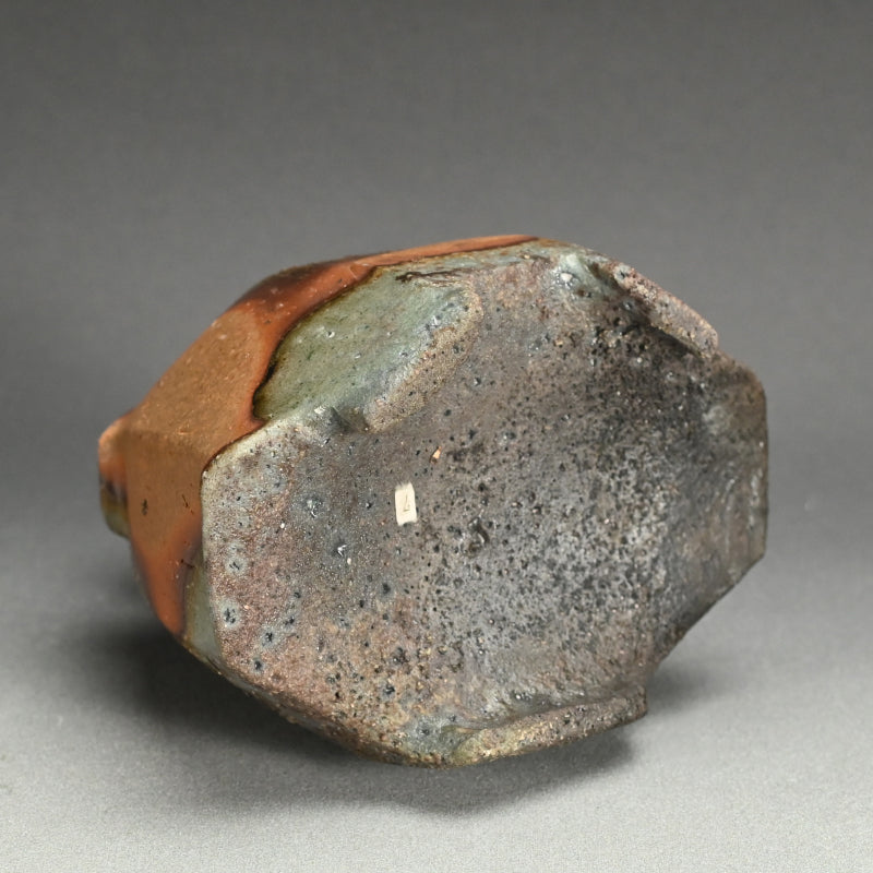 Classic Bizen Ceramic Vase ー隠崎 隆一