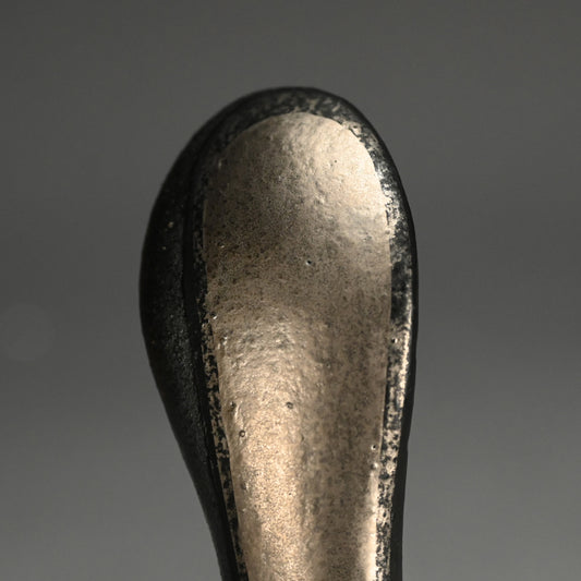 Contemporary Silver Pottery Vessel ー柳原 睦夫 “ギン オリベ ペロット瓶”