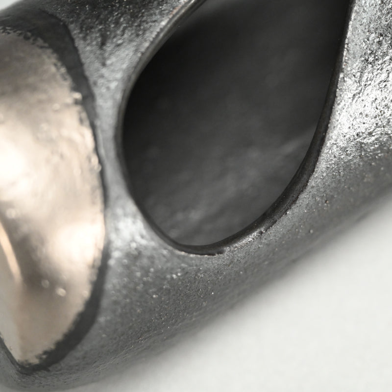 Contemporary Silver Pottery Vessel ー柳原睦夫 "ギン オリベ ペロット瓶"